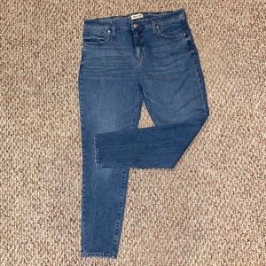 Madewell 9” High Rise 32T Light Wash Jeans